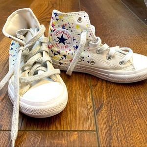Girls converse Size 13 US